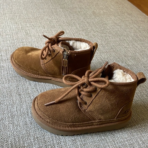 Ugg kids size 10 toddler - Picture 1 of 8